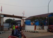 Laksanakan Pelayanan Sapa Warga, Anggota Polisi Gelar Gatur Pagi di Depan SMPN 1 Pangkalan