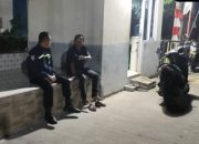 Patroli Malam Sapa Warga, Bhabinkamtibmas Polsek Klari Jaga Kamtibmas di Perumahan Grand Permata Residence