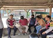 Patroli Dialogis Bhabinkamtibmas Polsek Lemahabang Imbau Warga Desa Karangtanjung Untuk Tetap Pertahankan Kamtibmas