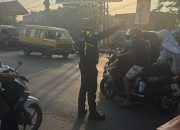 Satlantas Polresta Karawang Atur Lalu Lintas Guna Cegah Kemacetan Lalu Lintas di Ruas Jalan Raya Utama