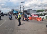 Satlantas Polresta Karawang Atur Lalu Lintas Guna Cegah Kemacetan Lalu Lintas di Ruas Jalan Raya Utama