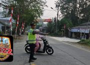 Kapolsek Bersama Personel Laksanakan Gatur Pagi di Depan SMPN 1 Pangkalan, Melalui Kegiatan Sapa Warga