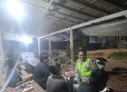 Polisi di Pangkalan Ngawangkong Bersama Warga Krajan saat Laksanakan Kegiatan Sambang Dialogis