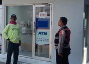 Personel Polsek Lemahabang Sosialisasikan Layanan Call Center 110