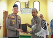 Jumat Keliling di Anyer, Kapolres Cilegon Perkuat Silaturahmi dan Komunikasi dengan Masyarakat