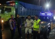 Personil Polsek Klari Lakukan Patroli Malam Sasaran Jalan Raya Karawang Timur 