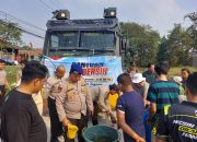 Peduli Warga Terdampak Kekeringan, Polda Banten Distribusikan 6.500 Liter Air Bersih di Tigaraksa