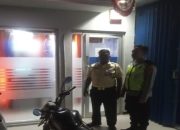 Kanit Sabhara Polsek Tirtajaya melaksanakan Patroli Prekat dan Sambangi Scurity Bank BRI