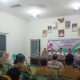 Bhabinkamtibmas Polsek Tegalwaru Giat Rapat Minggon di Desa Cintawargi Sampaikan Pesan Bersama Jaga Kamtibmas